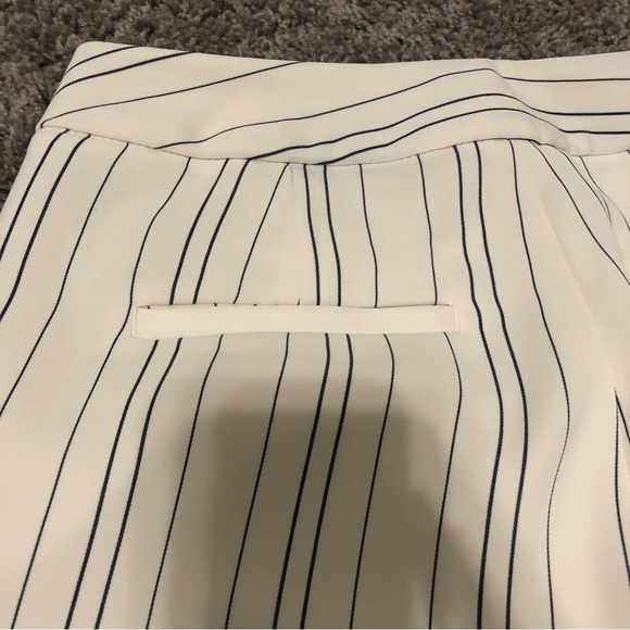 Banana Republic Wide Leg Crop Trousers - Picture 6 of 6